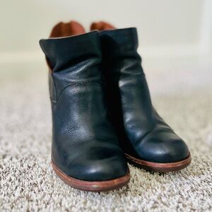 Kork-Ease Castaneda Leather Ankle Boot Bootie Block High Heel Shoe Women Sz 8.5M